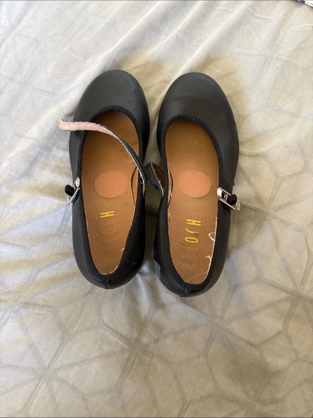 Girls Bloch tap shoes. Size 1 1/2.